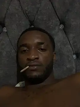 bigdickk11 live cam on StripChat