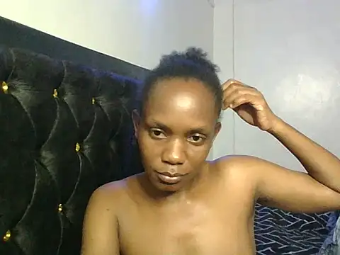 Pixieluck live cam on StripChat