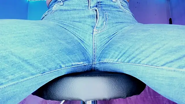 karol_stom live cam on StripChat