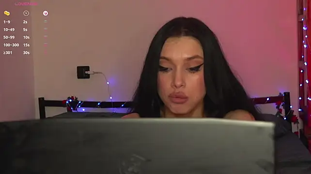 Olivia_Faye