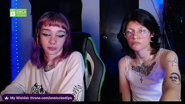 lovelockedlips live cam preview