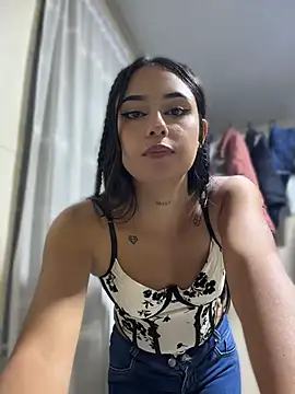 LilacNoir webcam