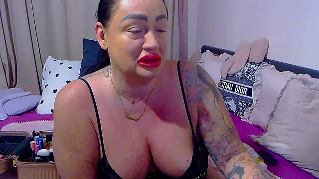 BustyVicky