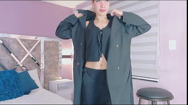 LolaGray__ live cam preview