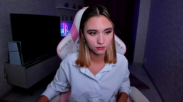 EllaCurtis webcam