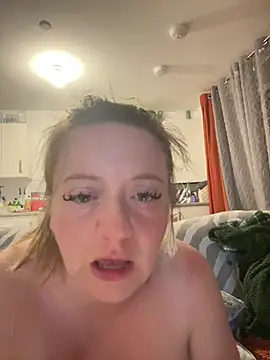Poppyshaw_ live cam on StripChat