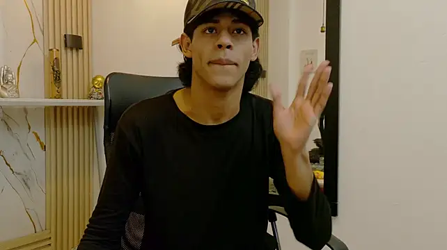 Zayn_Fox32 live cam on StripChat