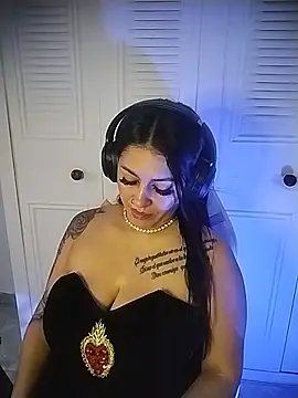 Chelaqueen_