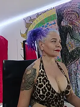 Freya-Gilf-BigAss-BigTits live cam on StripChat