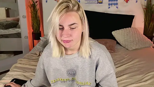 EmmiLive