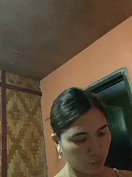 Ur_YuSra live cam on StripChat