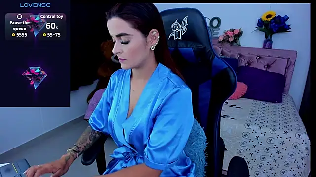 mia_bigtits17 webcam