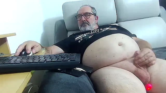 gillou1234 live cam on StripChat