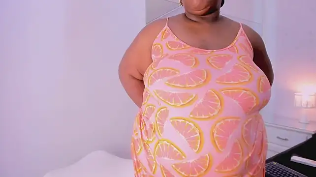 TreisyVixen webcam