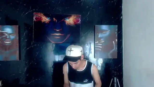 LuxeCouple webcam