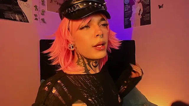 Its_Issa webcam
