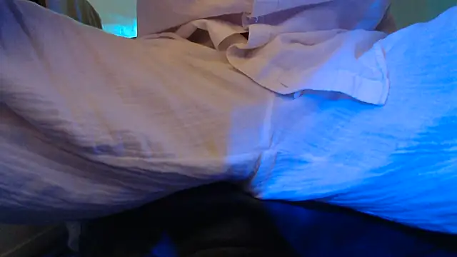 Inesoff live cam on StripChat