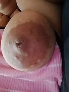Hotmommax webcam