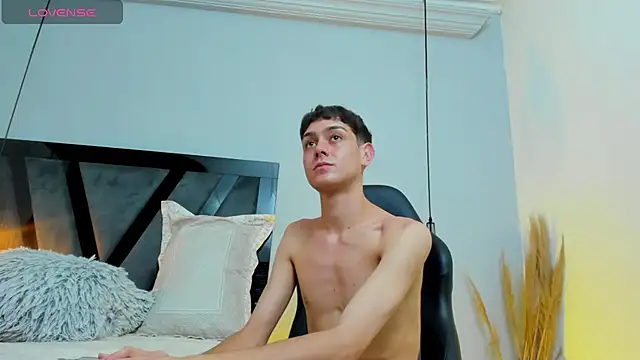 Sam_Restwod live cam on StripChat