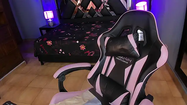Linda4Petite