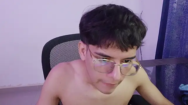 noah_millerx webcam