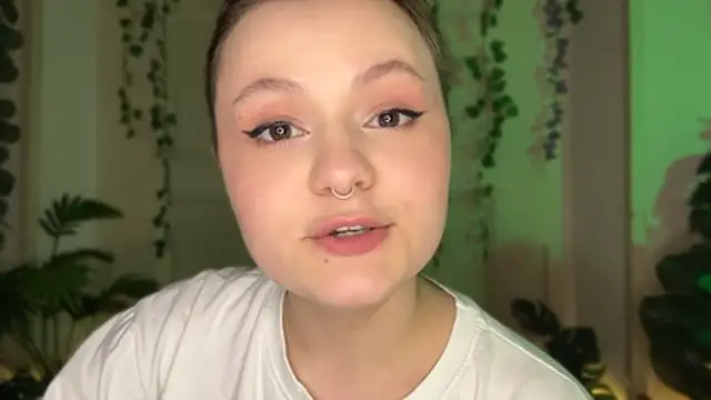 MoonIvy_ webcam