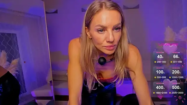 Oliva_Candy live cam on StripChat