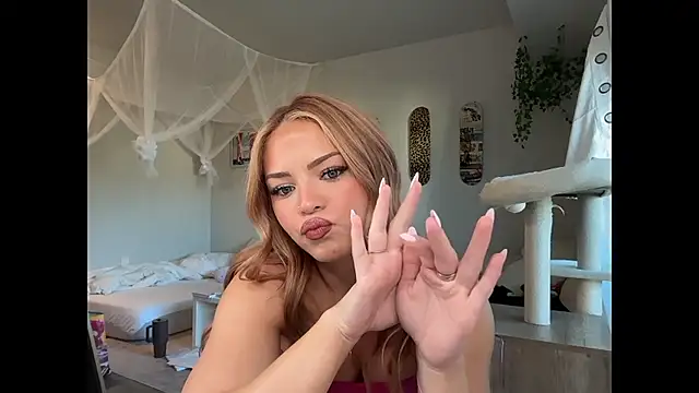lilianjade live cam on StripChat