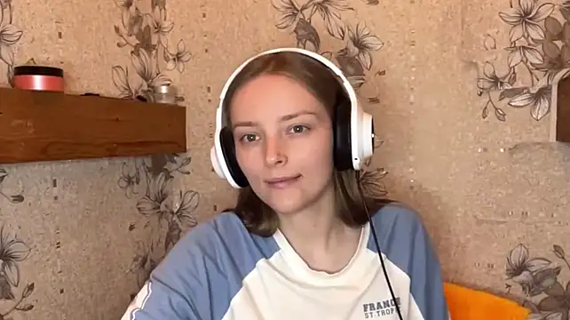 EmyMiu live cam preview