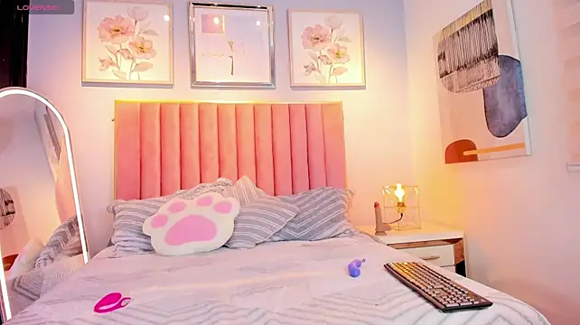 GabyEvanss webcam