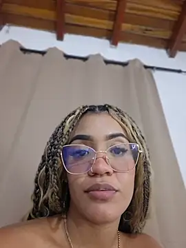 Amber_Curves webcam