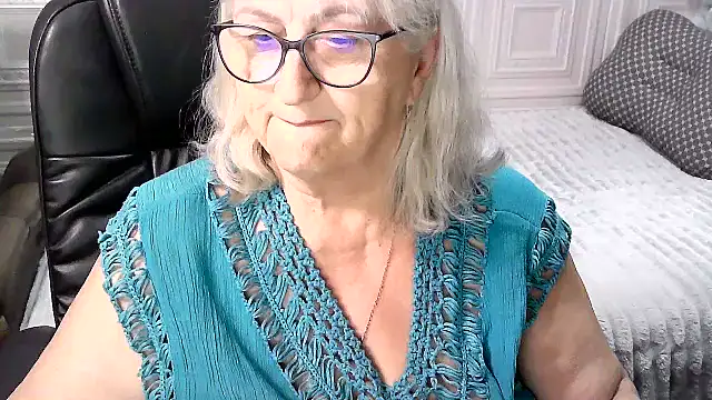 LolkaAlyss live cam on StripChat