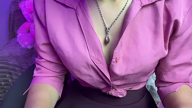 QueenAngelena webcam