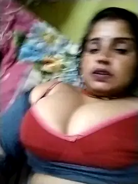 Ravina_saxy webcam