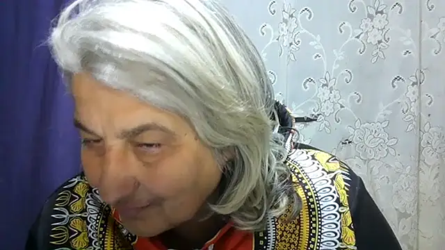 ExquisiteMature webcam
