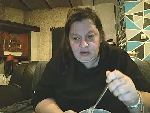 tigresse3 live cam on StripChat