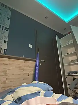 Sexaddict05 live cam on StripChat