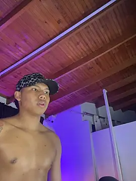 Elio_kai1 live cam on StripChat