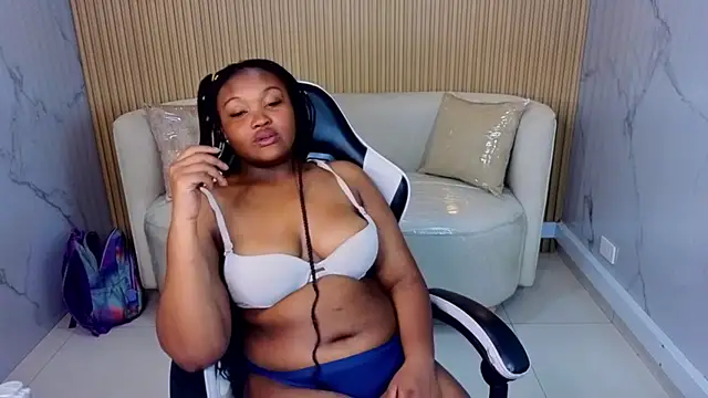 Vallolet_Tx live cam on StripChat