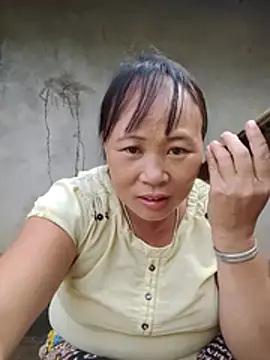NyloveSquirt