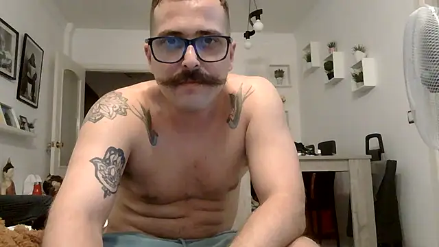 yanick931 live cam on StripChat