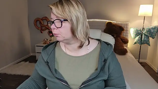 BonnnyBoobsy live cam on StripChat