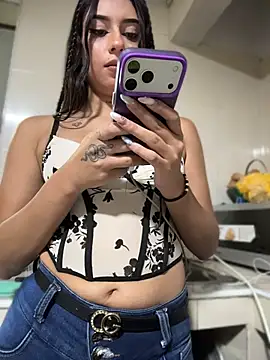 LilacNoir webcam