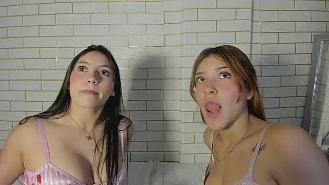 Be_dominated webcam