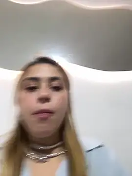 Kiki_11 webcam