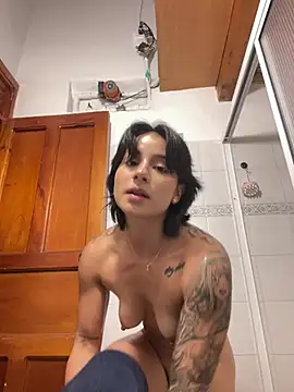 Ale_Lewis webcam