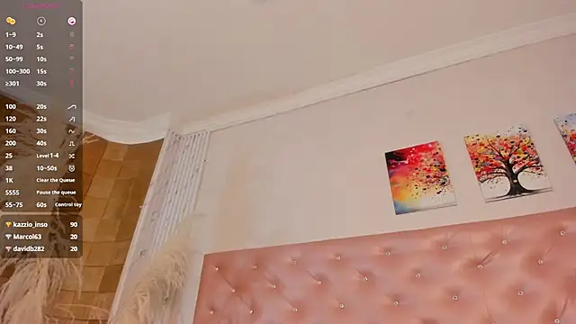 ChiaraMoretti live sex cam