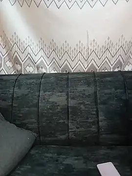 queenpee254 live cam on StripChat