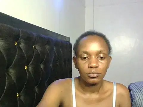 Pixieluck live cam on StripChat