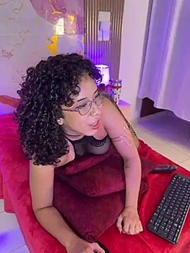 Woo_isDaphne live cam on StripChat
